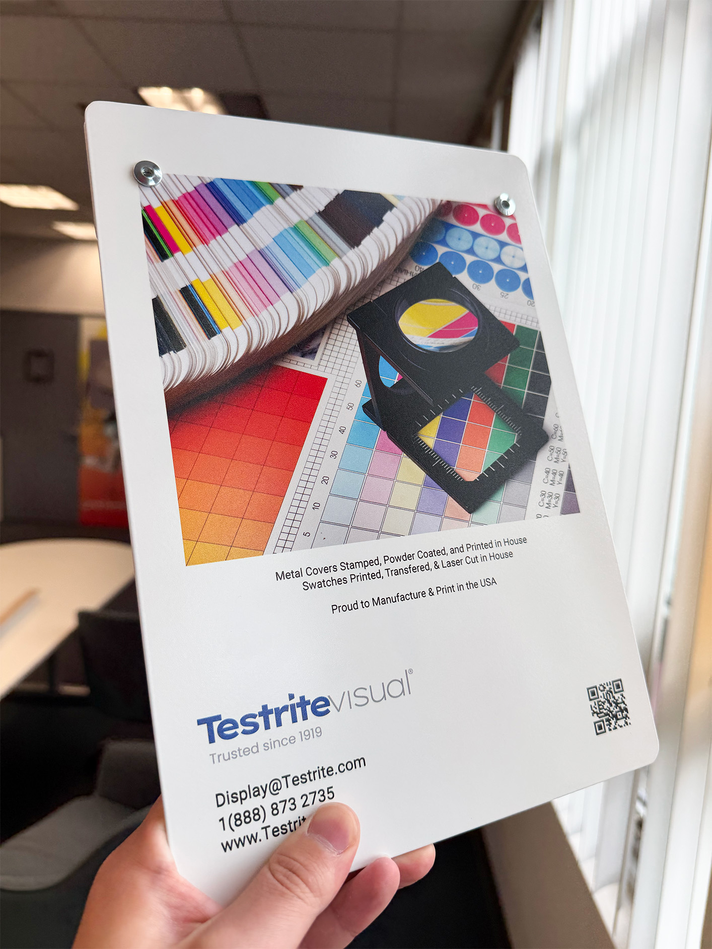 Printing on metal. Printing on aluminum. Printing on flat metal. Metal printed swatch book. Metal Printed cover. Direct printed aluminum cover. Direct printed flat metal graphic